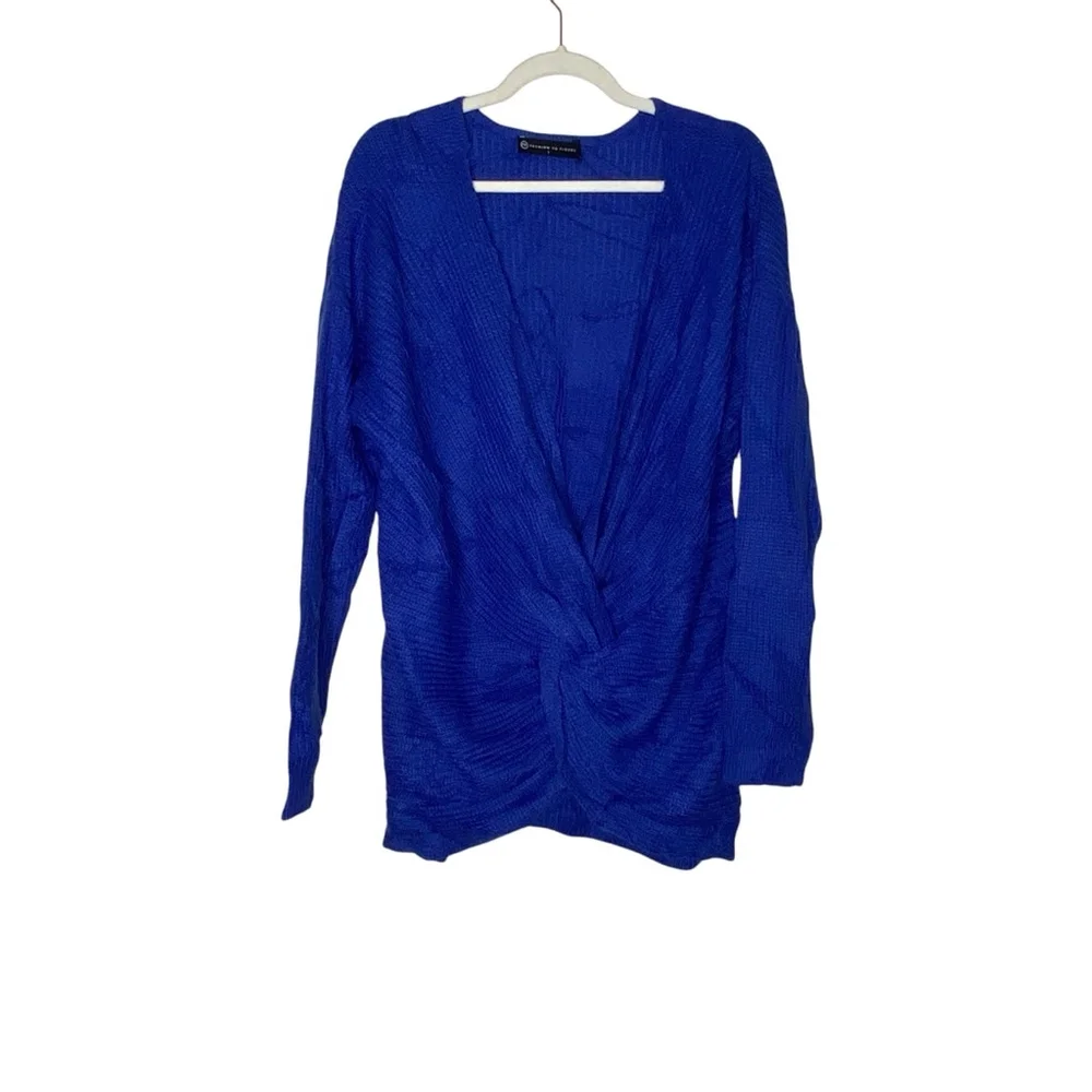 Fashion to Figure dark blue sweater with front knot. NWT. Size 1X - Picture 1 of 7